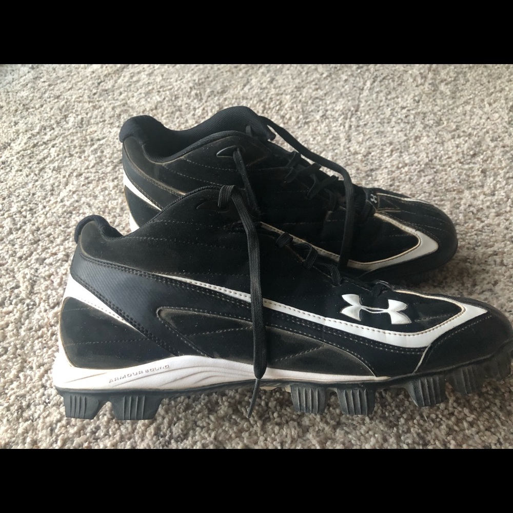Under armour leadoff 3 mid 1206181-011